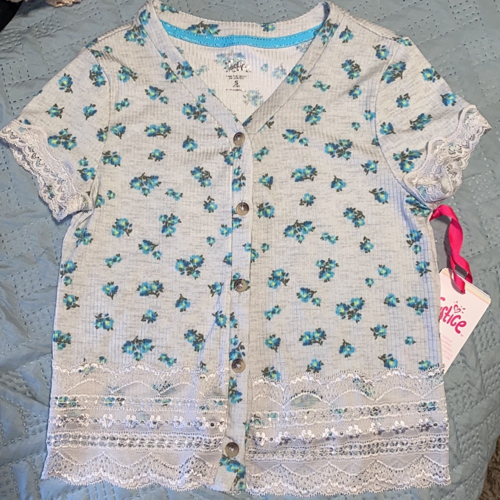 Justice 💗 Floral ribbed button front laced tee grey blue small (7/8) girls